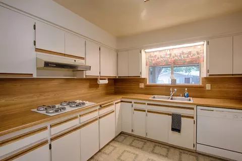 6925 Reflection St, Redding, CA 96001 photo 9
