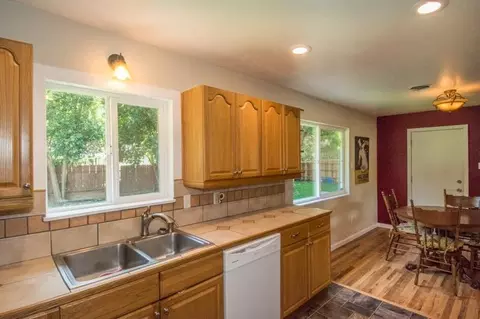 3580 Sacramento Dr, Redding, CA 96001 photo 11