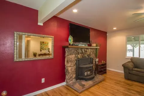 3580 Sacramento Dr, Redding, CA 96001 photo 8