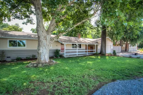 3580 Sacramento Dr, Redding, CA 96001 photo 1