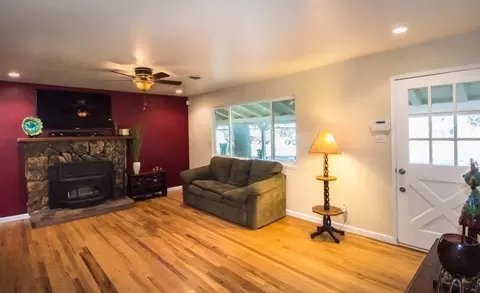 3580 Sacramento Dr, Redding, CA 96001 photo 4
