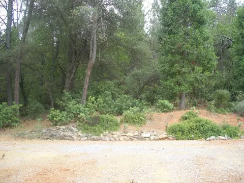 14293 Indian Acres Trl, Redding, CA 96003 photo 2
