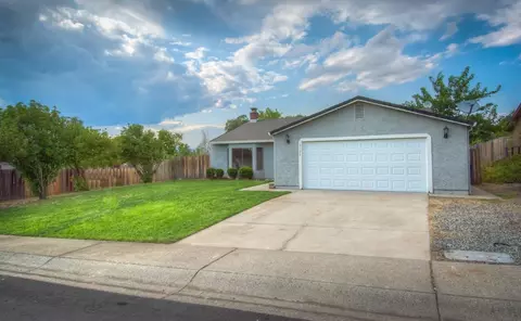 2136 Osprey Ln, Redding, CA 96003 photo 2