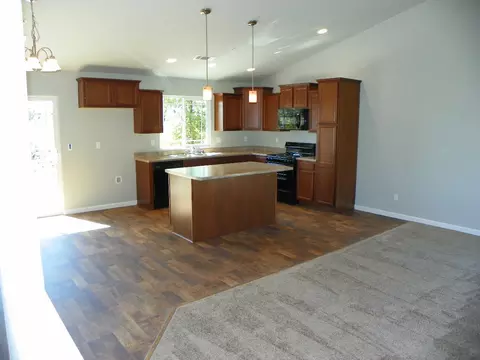2927 Nicolet, Redding, CA 96001 photo 3