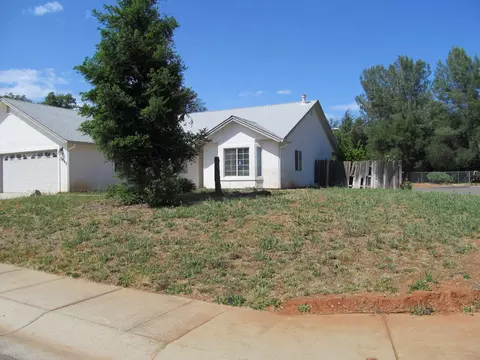 3893 Cambria Dr, Redding, CA 96002 photo 1