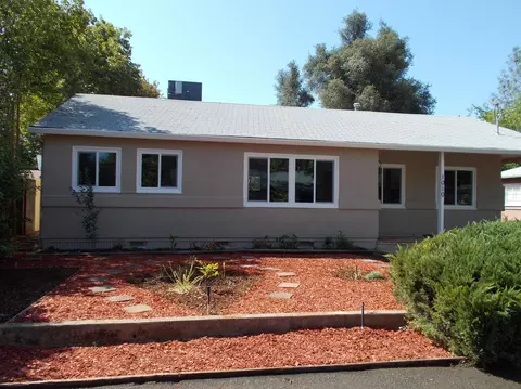 1010 2nd St, Redding, CA 96002 photo 2