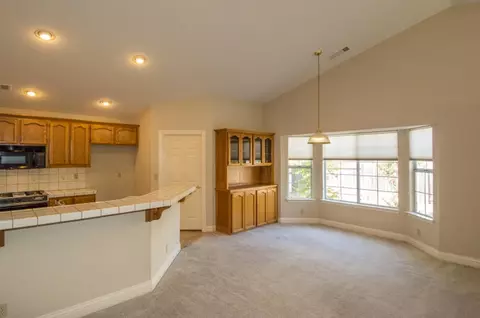 2744 Dawnridge Dr, Redding, CA 96001 photo 9