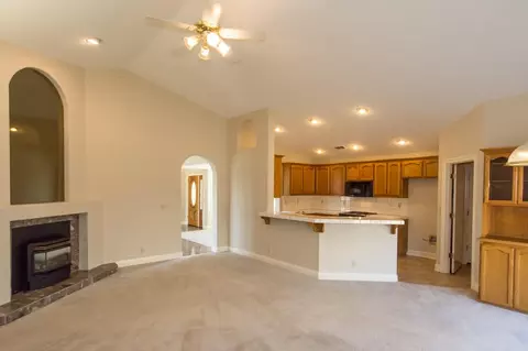 2744 Dawnridge Dr, Redding, CA 96001 photo 5