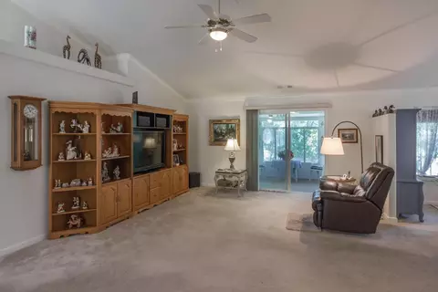 3464 Meridian Dr, Redding, CA 96002 photo 2