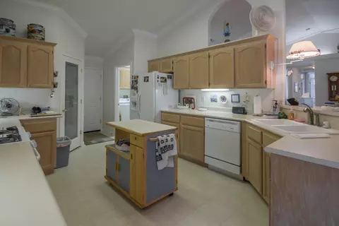 3464 Meridian Dr, Redding, CA 96002 photo 3