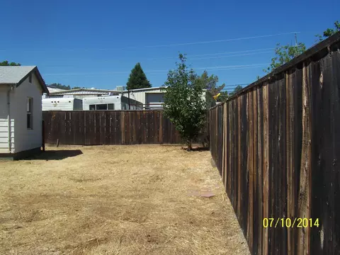 2340 Bonnie Dr, Redding, CA 96001 photo 2