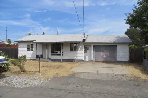 2340 Bonnie Dr, Redding, CA 96001 photo 1