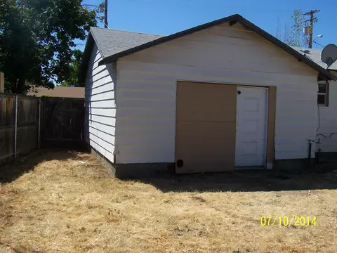 2340 Bonnie Dr, Redding, CA 96001 photo 4