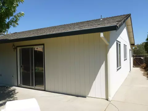 2540 Clover Creek St, Redding, CA 96002 photo 6