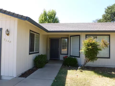 2540 Clover Creek St, Redding, CA 96002 photo 2