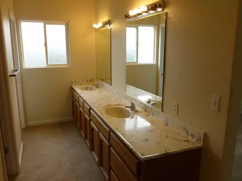 2540 Clover Creek St, Redding, CA 96002 photo 18