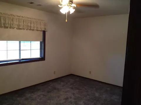 375 Rosewood Dr, Redding, CA 96003 photo 20