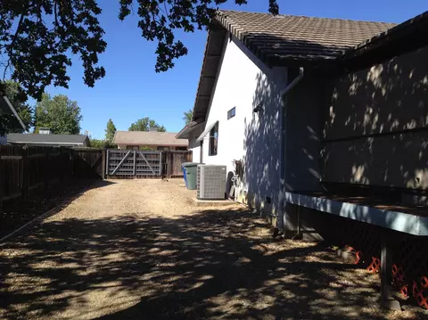 375 Rosewood Dr, Redding, CA 96003 photo 21