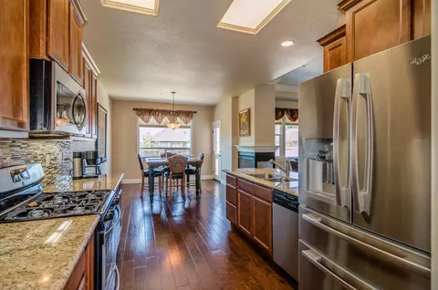 4884 Fiddleneck Dr, Redding, CA 96002 photo 5