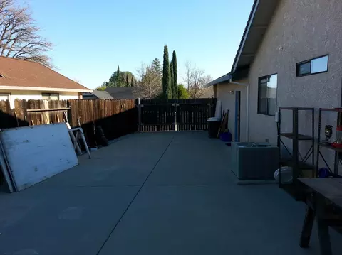 3122 Howard Dr, Redding, CA 96001 photo 4