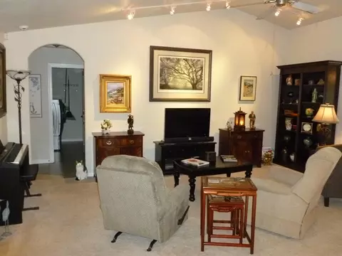 1057 Monterra Ln, Redding, CA 96002 photo 5