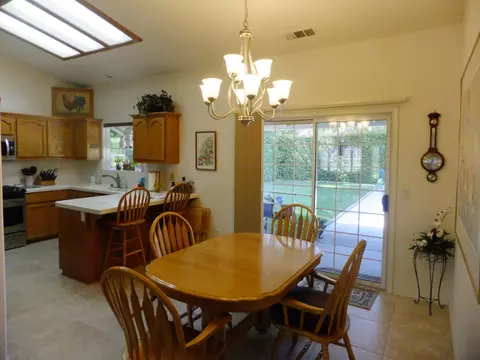 2378 Castlewood Dr, Redding, CA 96002 photo 5