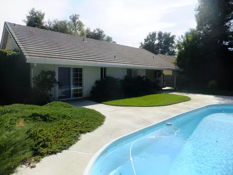 2378 Castlewood Dr, Redding, CA 96002 photo 3