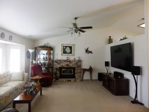 2378 Castlewood Dr, Redding, CA 96002 photo 6