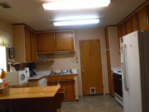 2107 Venus Way, Redding, CA 96002 photo 4