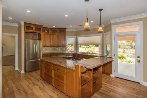 2957 Forest Hills Dr, Redding, CA 96002 photo 2