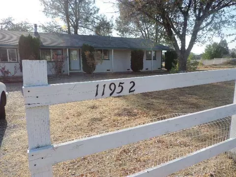 11952 Kern Dr, Redding, CA 96003 photo 4