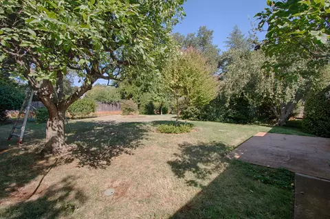 1960 Lindeena Ln, Redding, CA 96002 photo 19