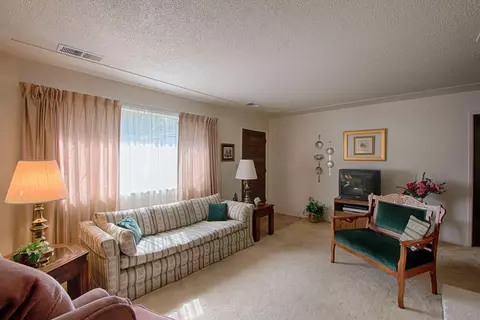 1960 Lindeena Ln, Redding, CA 96002 photo 5