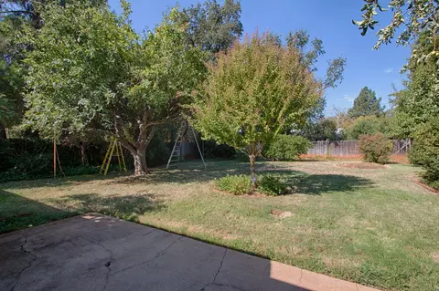 1960 Lindeena Ln, Redding, CA 96002 photo 18