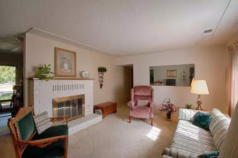1960 Lindeena Ln, Redding, CA 96002 photo 4