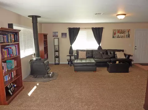 17828 Johnston Rd, Redding, CA 96003 photo 9