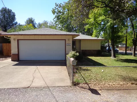 1689 Mistletoe Ln, Redding, CA 96002 photo 1