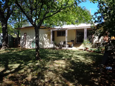 1689 Mistletoe Ln, Redding, CA 96002 photo 17