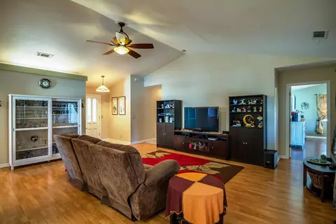2930 Shadow Brook Ln, Redding, CA 96001 photo 3