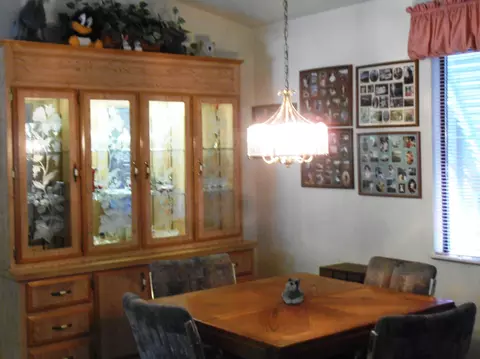 4520 Underwood Dr, Redding, CA 96003 photo 2