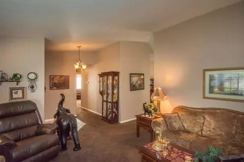 2049 Tiburon Dr, Redding, CA 96003 photo 12