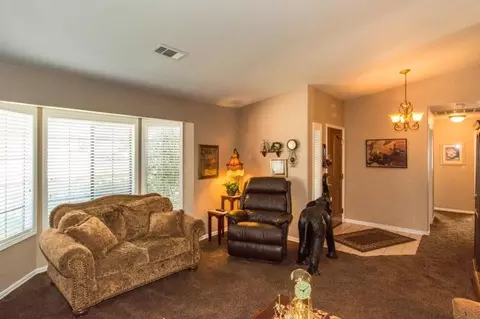 2049 Tiburon Dr, Redding, CA 96003 photo 8