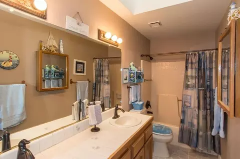 2049 Tiburon Dr, Redding, CA 96003 photo 19