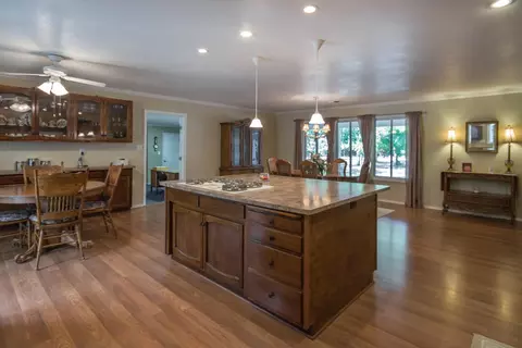 20209 Karp Ln, Redding, CA 96003 photo 4