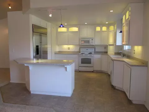 22179 Ravine Ct, Redding, CA 96003 photo 2