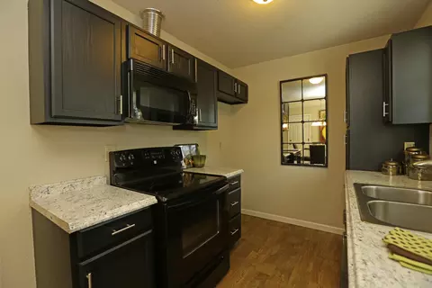4521 Cedars Rd, Redding, CA 96001 photo 4