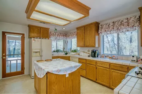 4311 Nightbird Way, Redding, CA 96001 photo 1