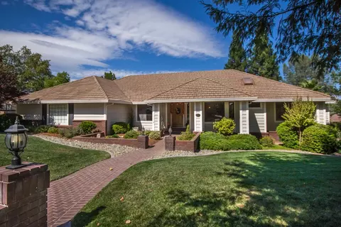 516 River Oaks Dr, Redding, CA 96001 photo 1