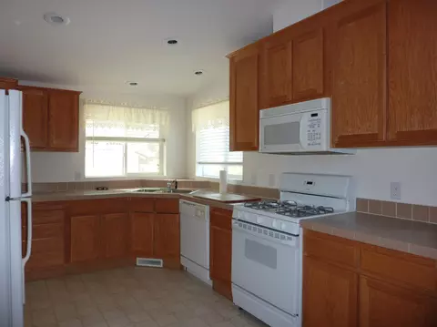 1090 Ona Ln, Redding, CA 96003 photo 5