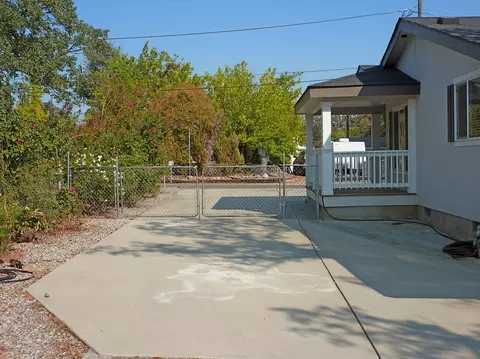 1090 Ona Ln, Redding, CA 96003 photo 15